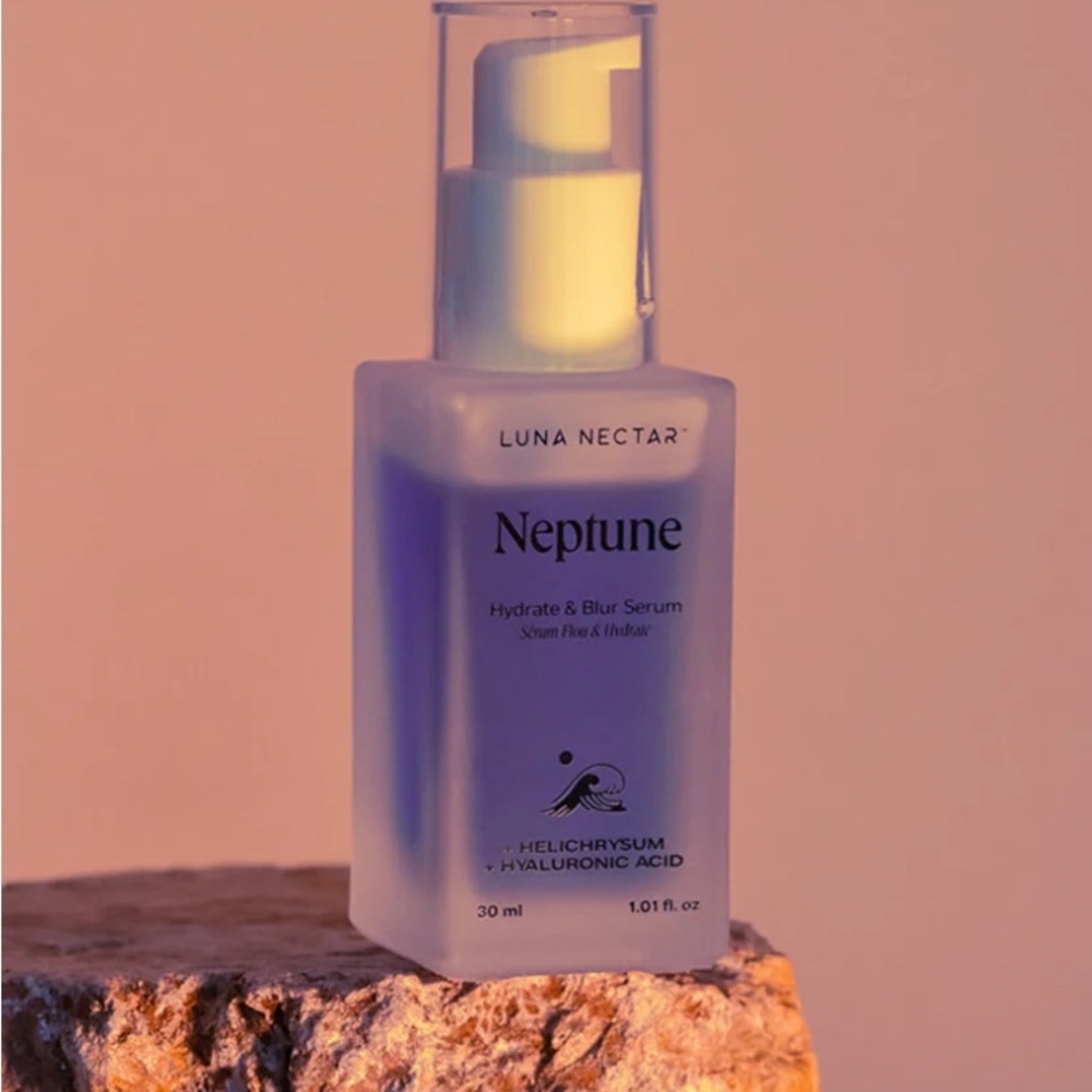 NIB Luna Nectar Neptune Blur & Hydrate Hyaluronic Acid Serum 1.01 oz